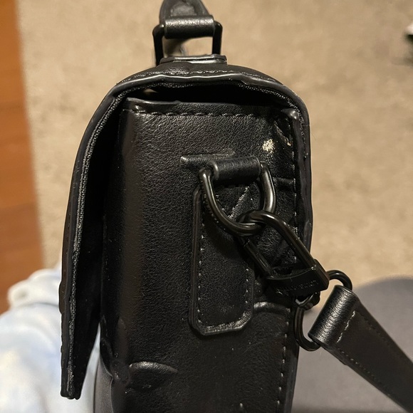 Crossbody - Picture 6 of 6